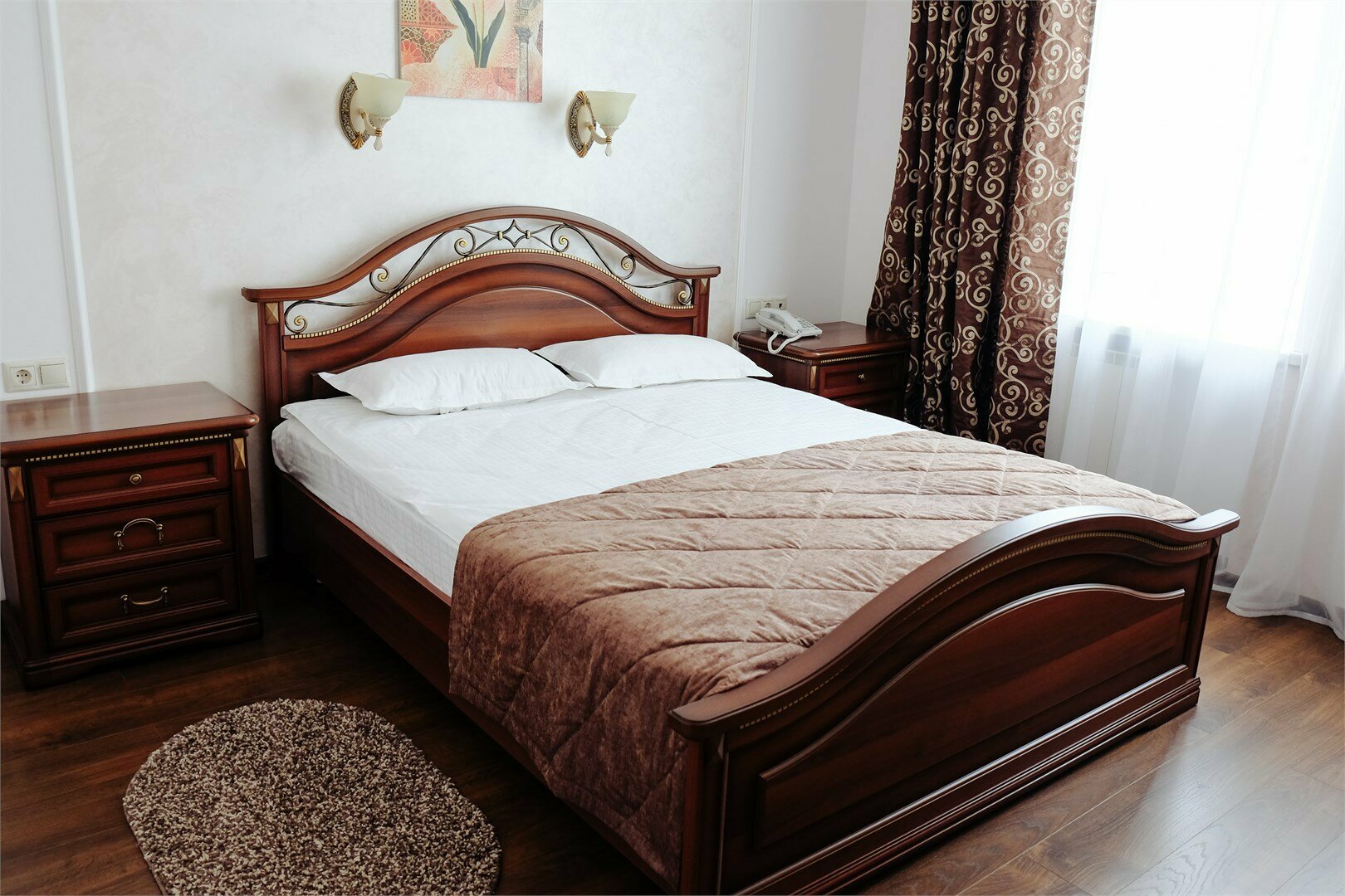 Двухместный 1 кровать дизайнерский (завтрак включён)