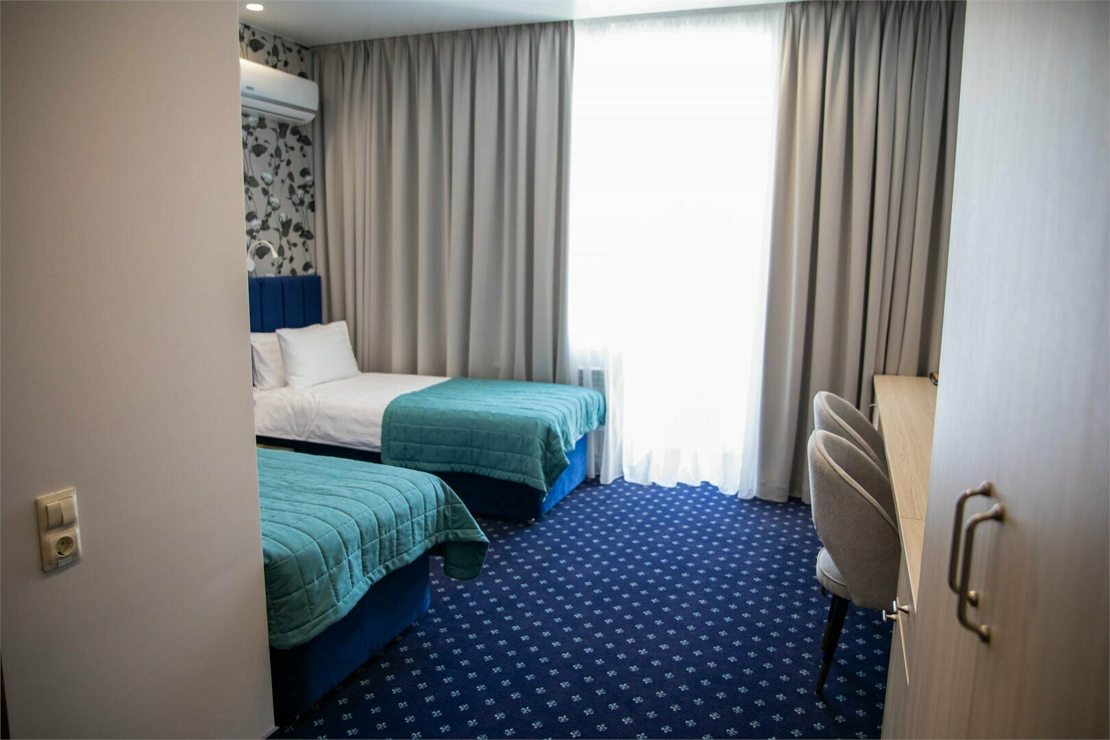 Двухместный 2 кровати реновированный (завтрак включён)