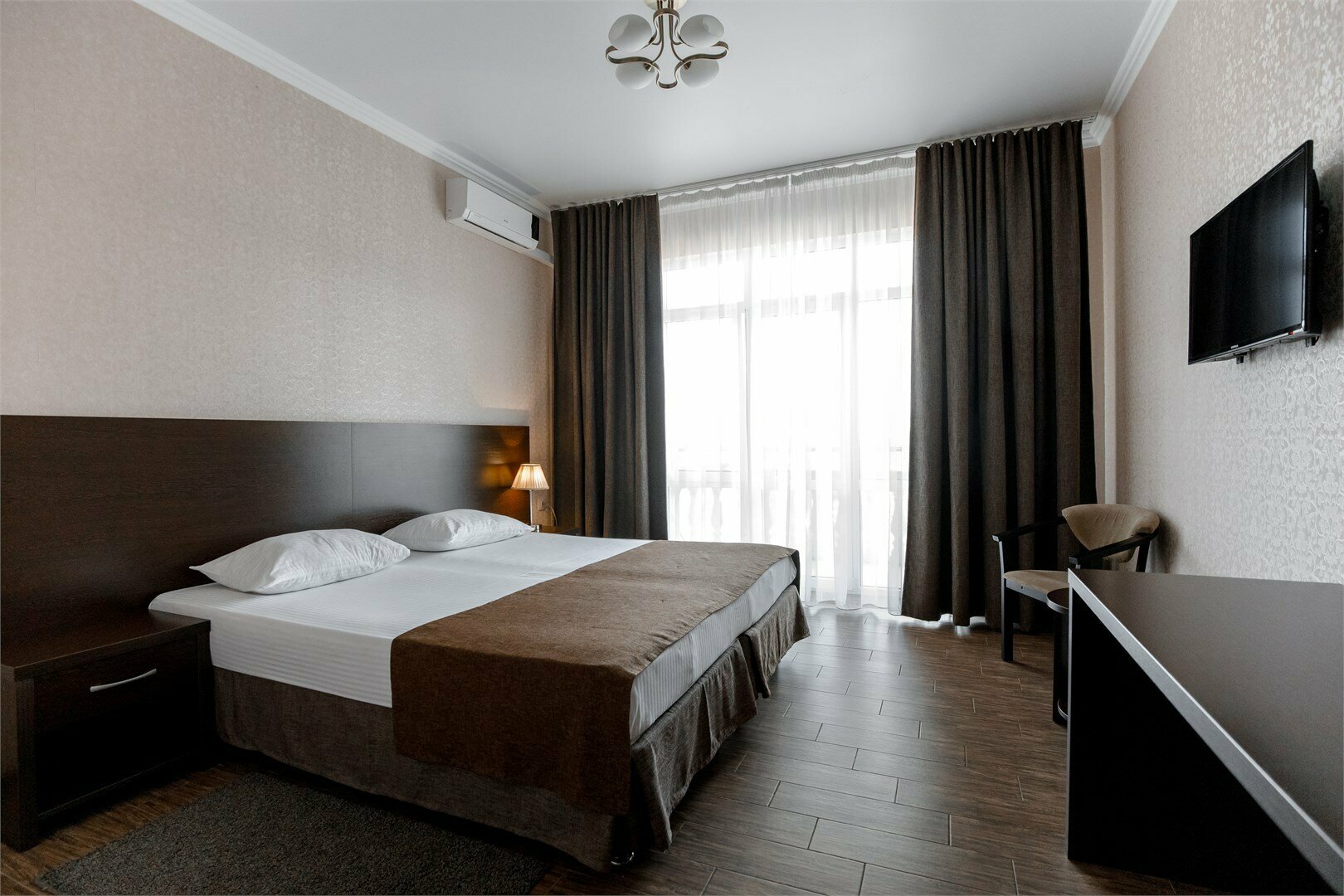 Стандарт двухместный вид на бассейн