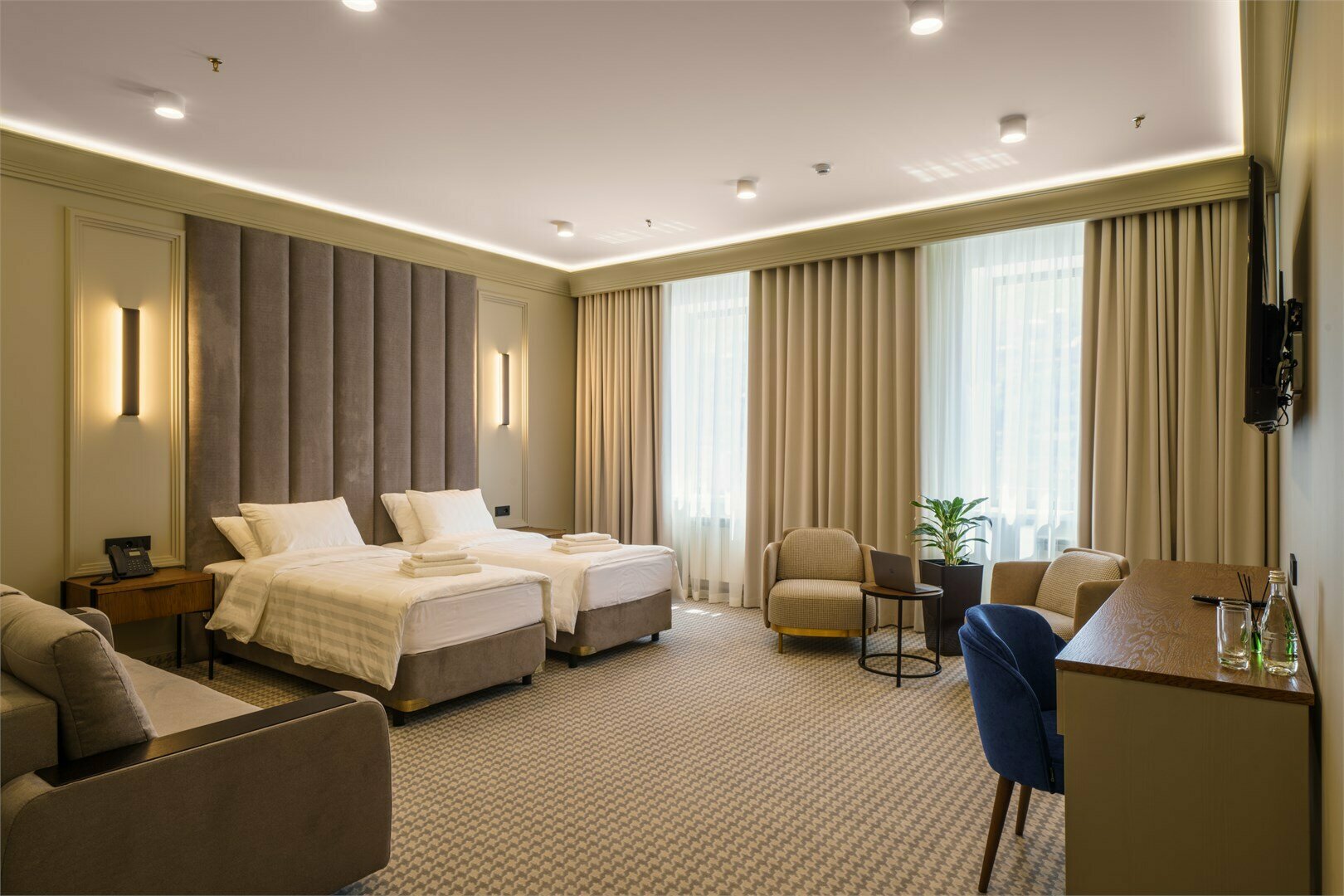 Джуниор сьют