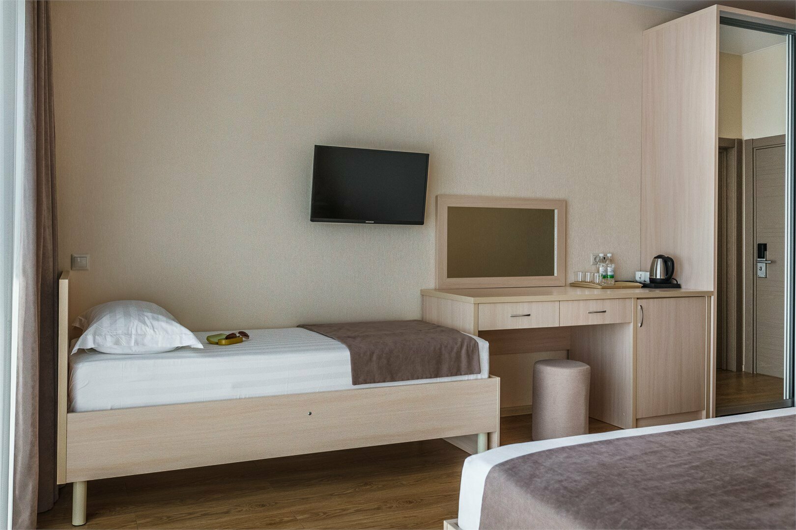 Стандартный трёхместный номер с видом на море на высоком этаже