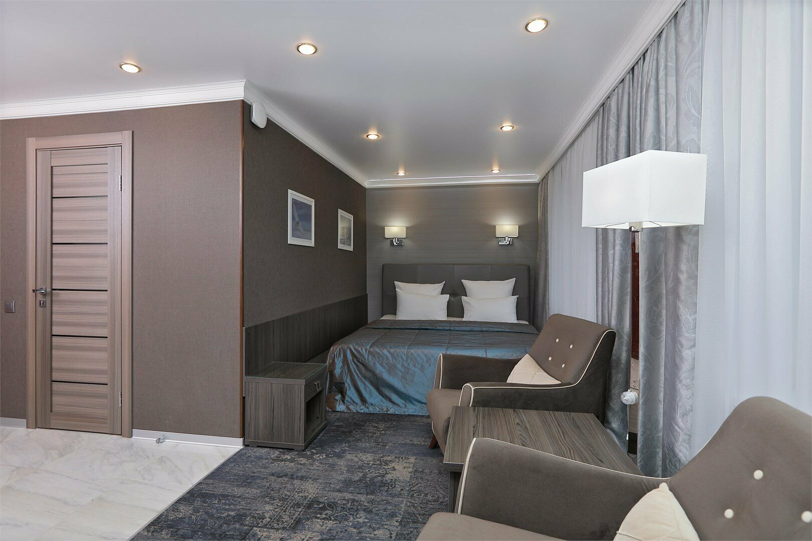 Премиум с двуспальной кроватью