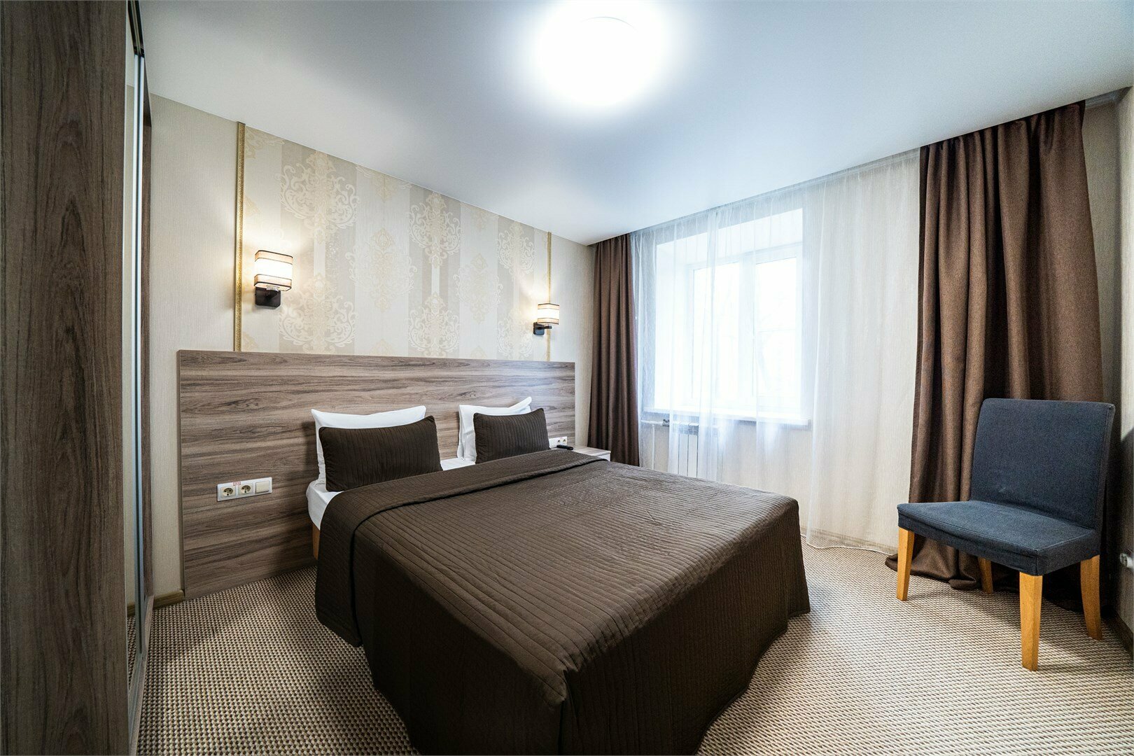 Cемейный номер с собственной ванной комнатой