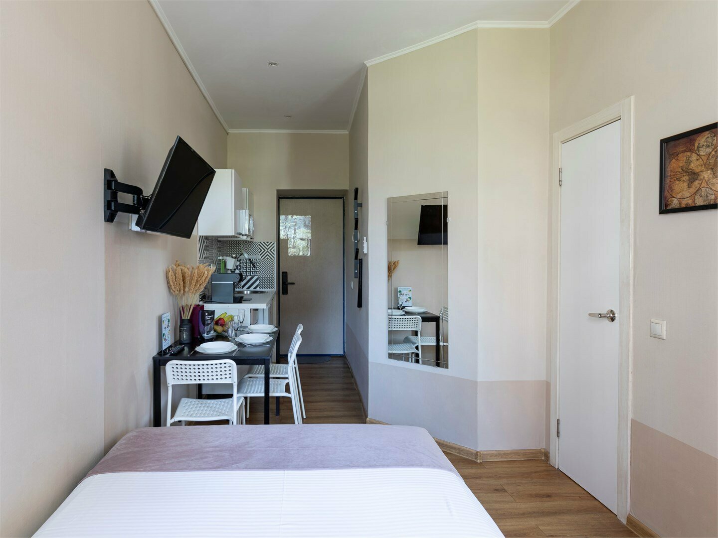 Трехместный полулюкс с диваном