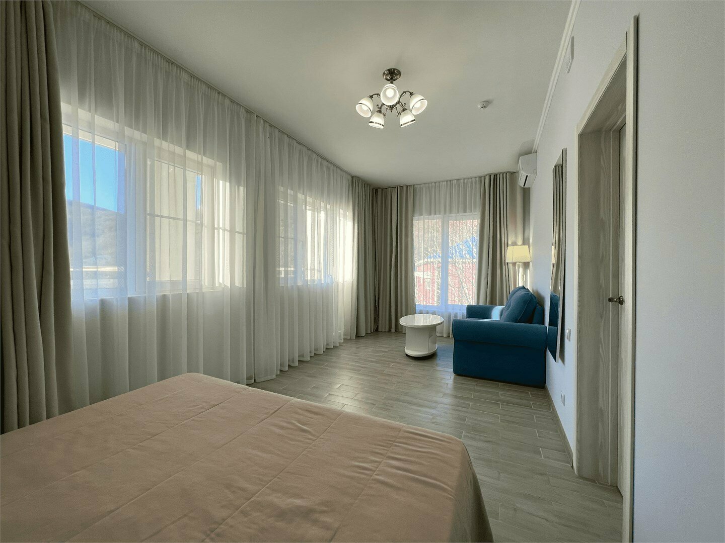 Улучшенный люкс