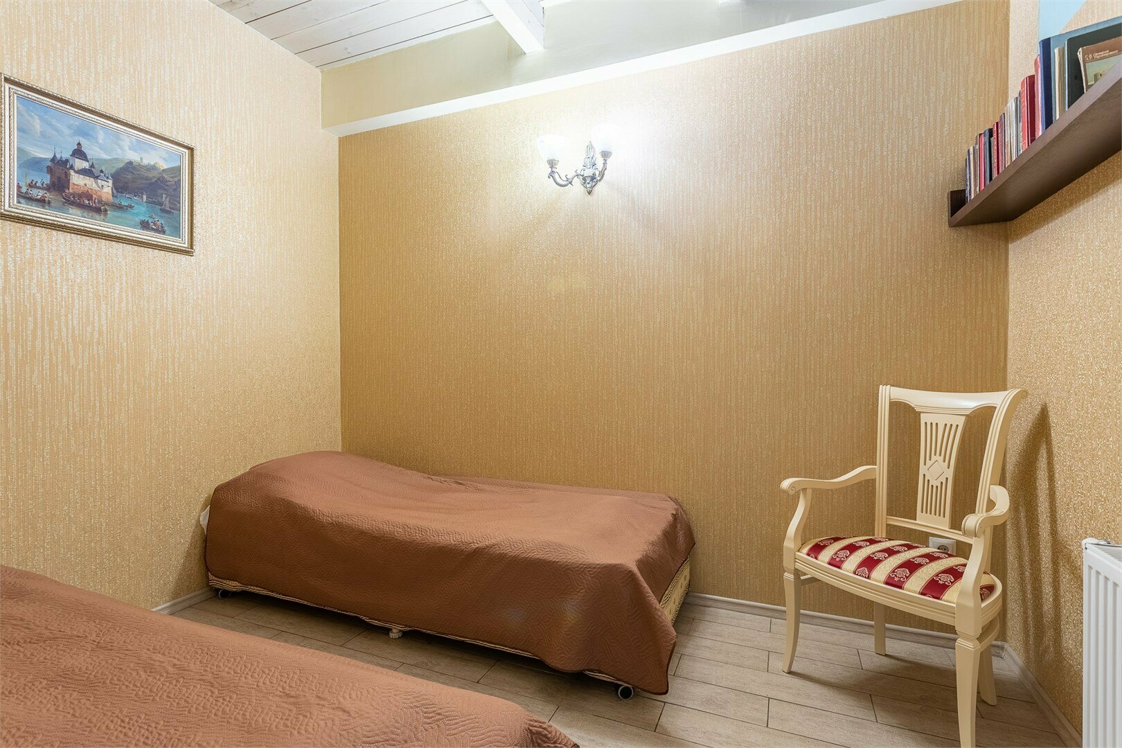 Пятиместный двухэтажный номер