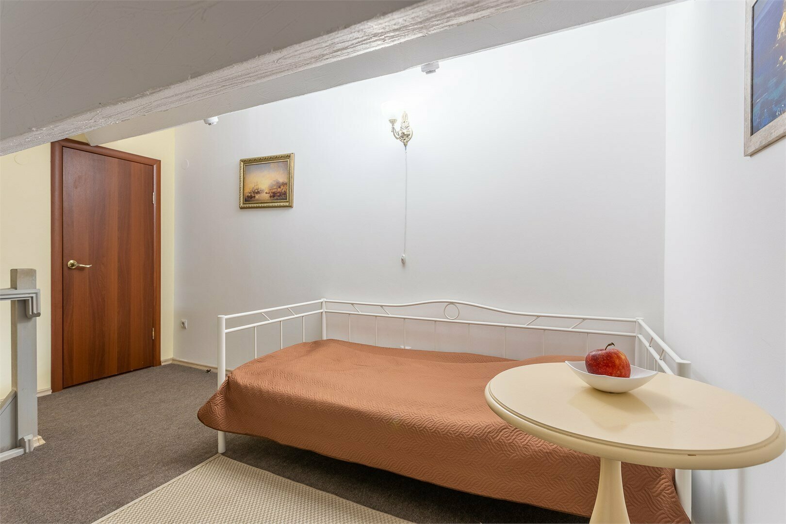 Пятиместный двухэтажный номер