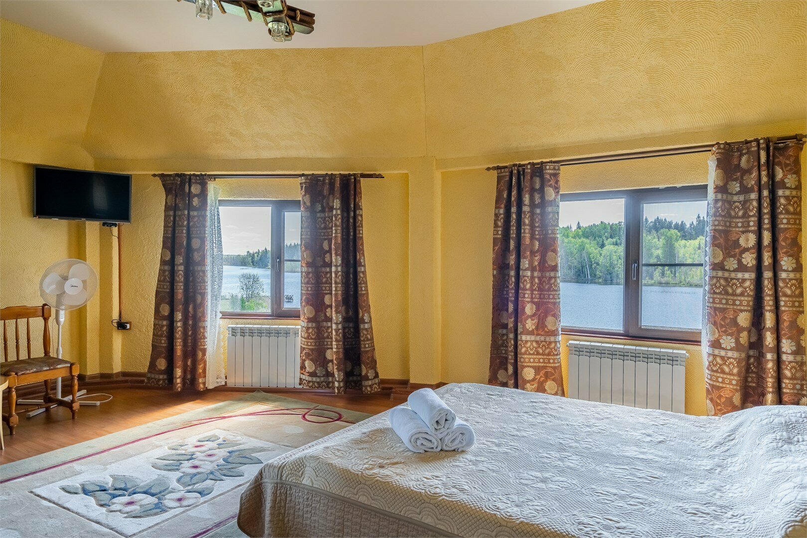 Люкс с видом на озеро