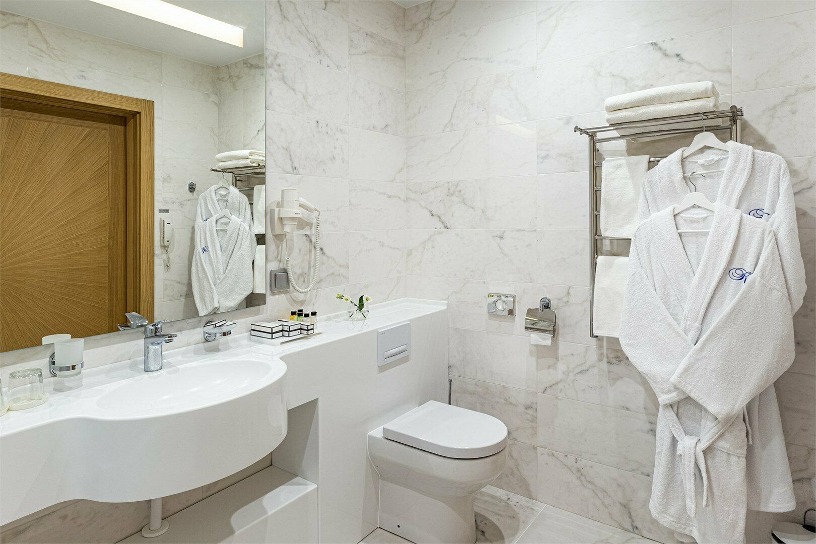 Двухкомнатный Люкс "Представительский" с видом на город