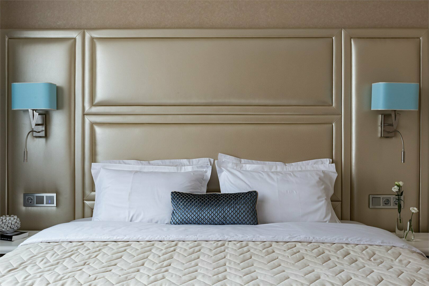 Двухкомнатный Люкс "Санкт-Петербург" с террасой и панорамным видом