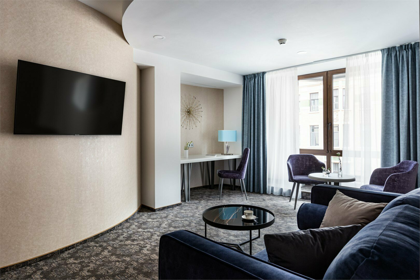 Двухкомнатный Люкс "Невский" с красивым панорамным видом на город