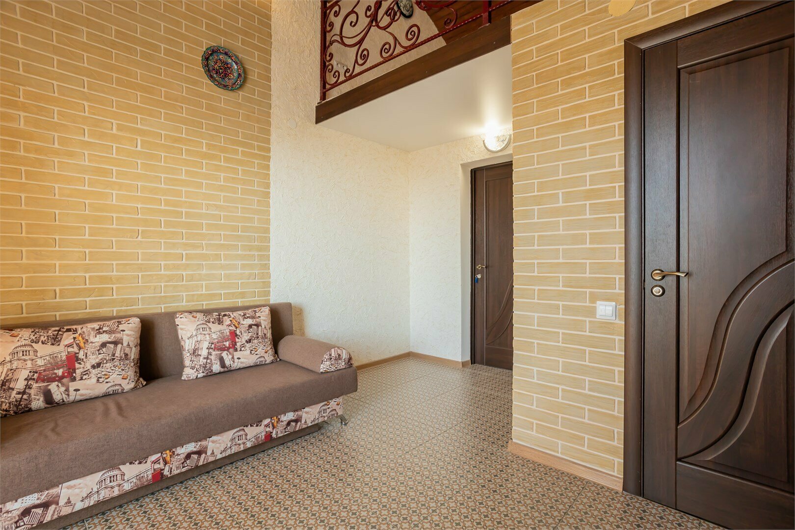 Двухуровневый номер студио