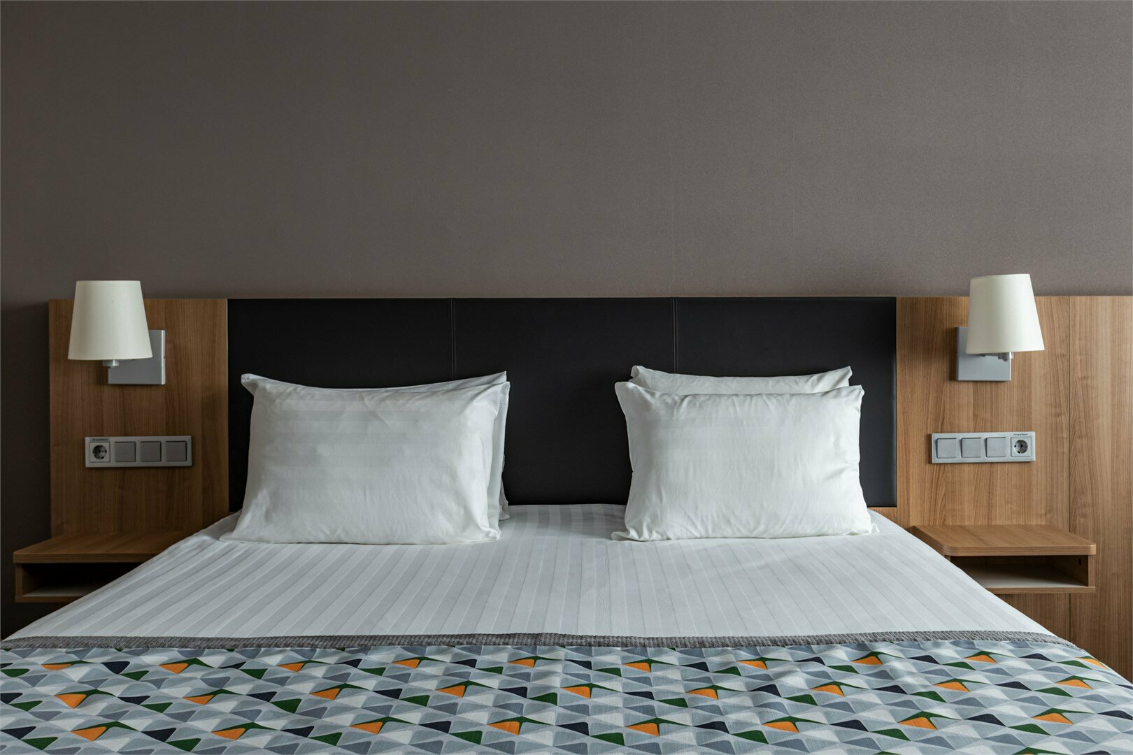 Стандартный номер с одной большой кроватью