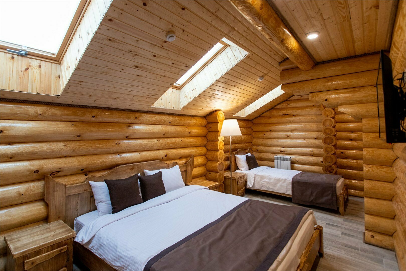 Большой коттедж с баней (211 кв.м)