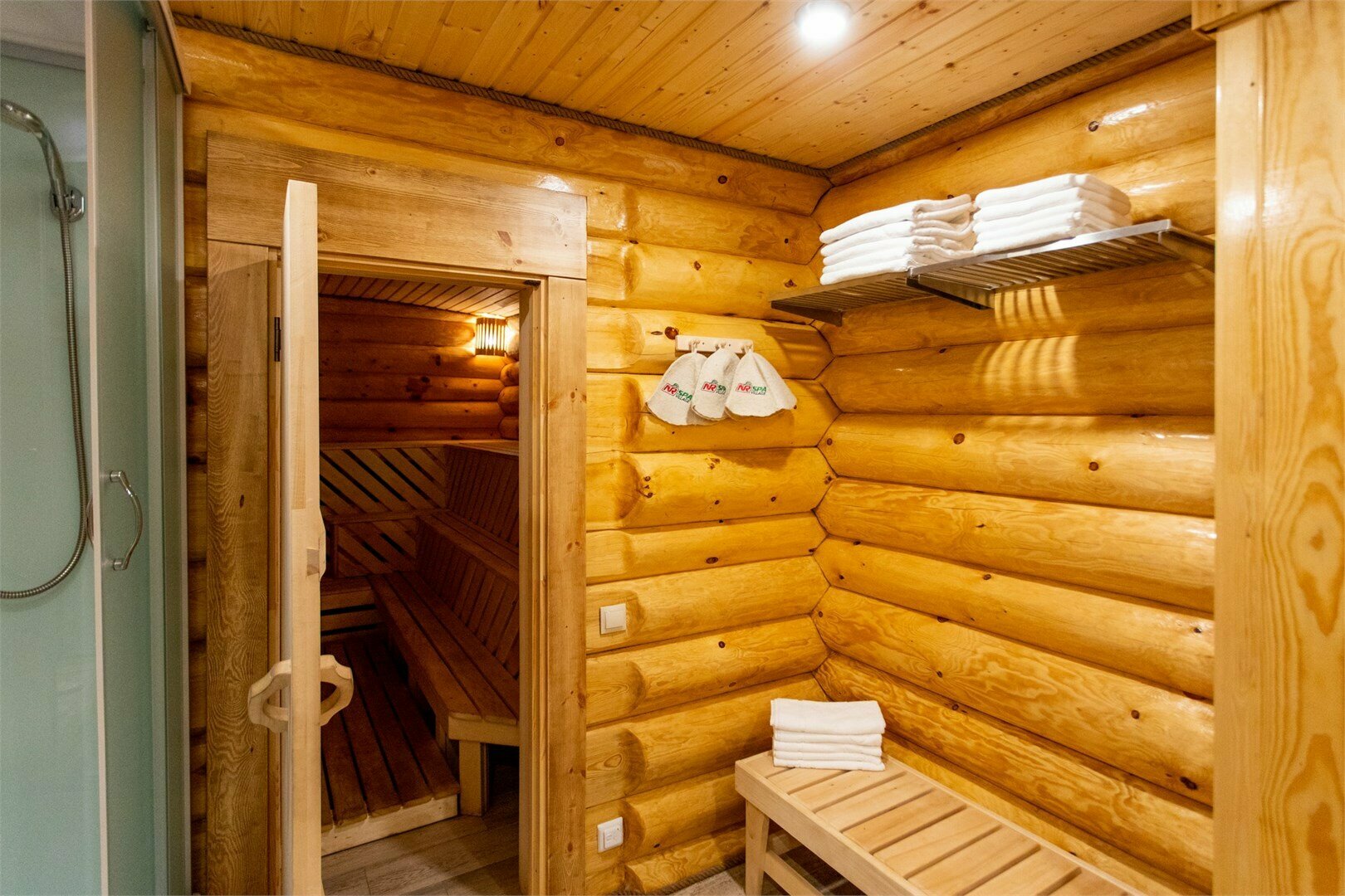 Большой коттедж с баней (211 кв.м)