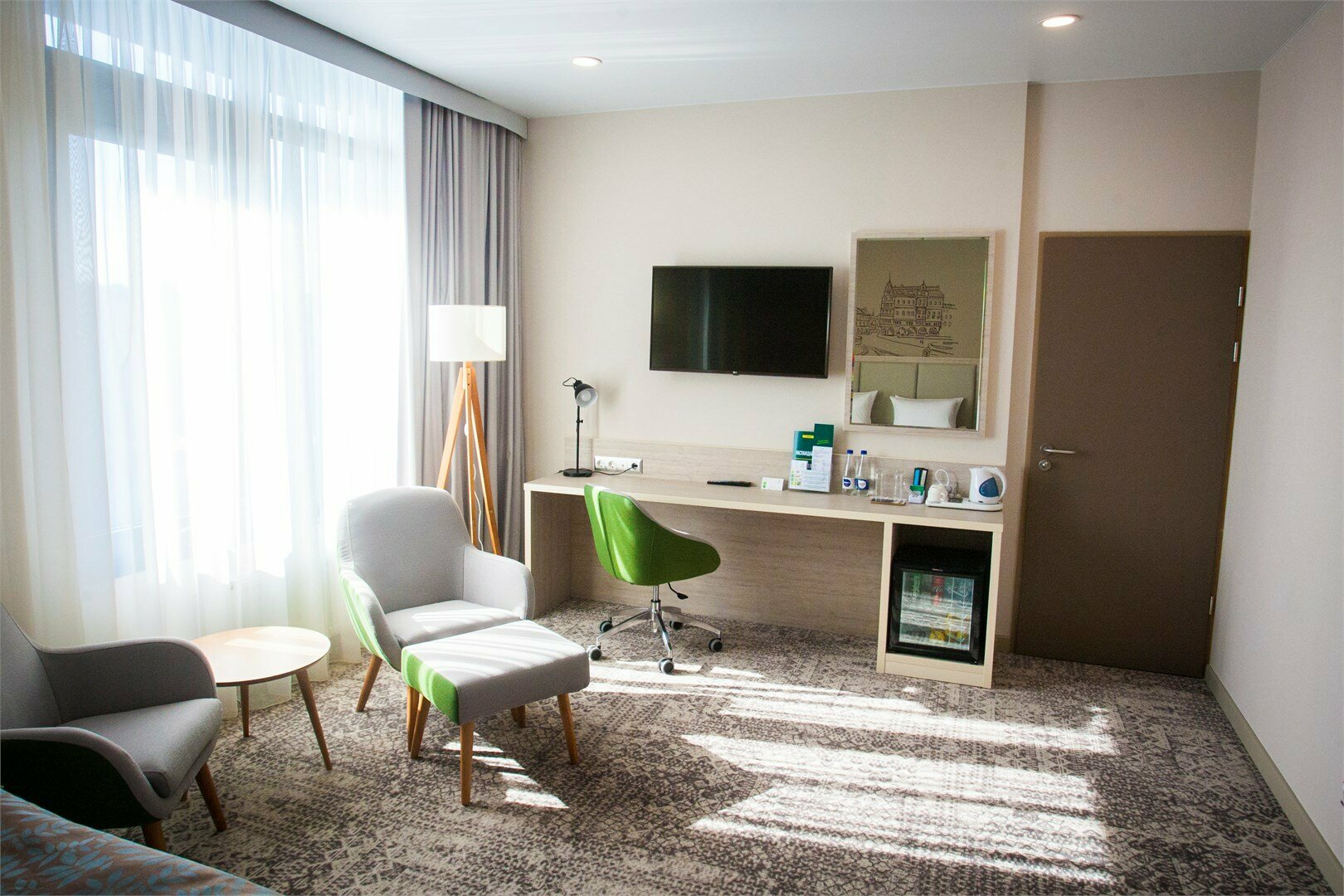 Представительский номер c 1 большой кроватью, МГН (маломобильные группы населения)