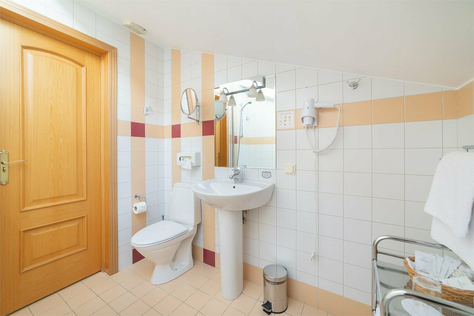 Улучшенный двухместный номер с 1 большой или 2 раздельными кроватями