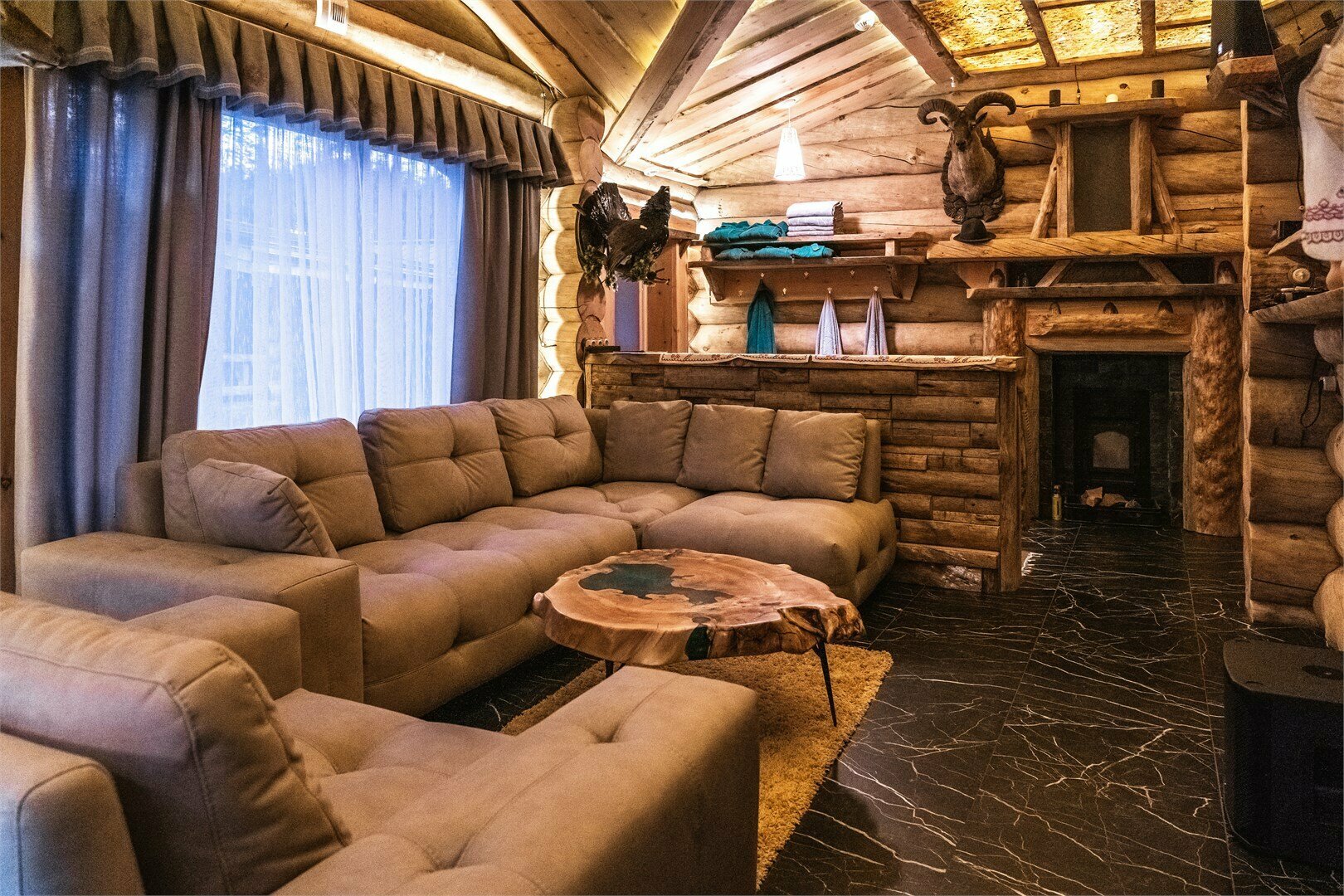 Рубленный дом из кело