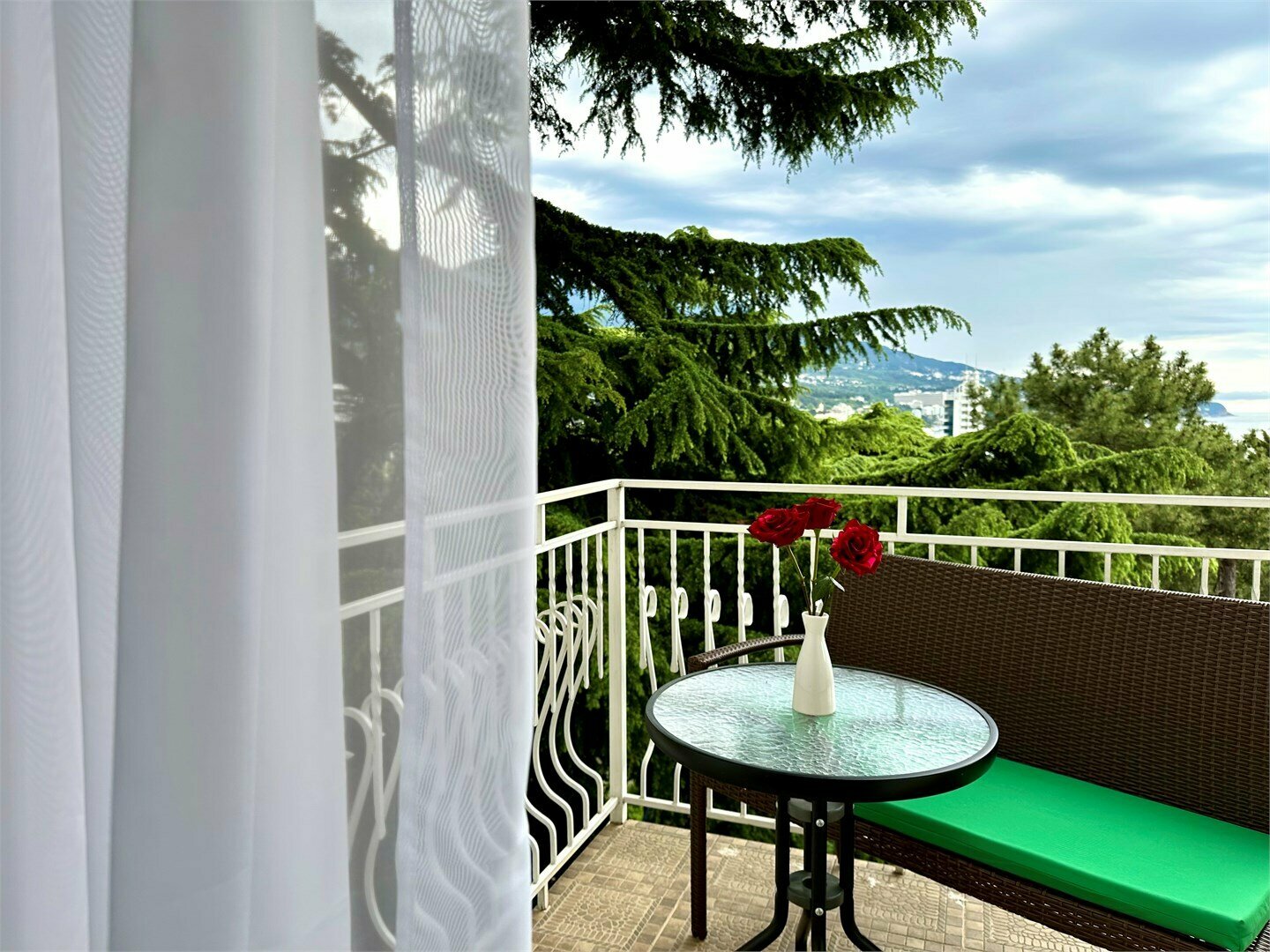 Номера Комфорт с балконом с двумя раздельными кроватями с видом на море