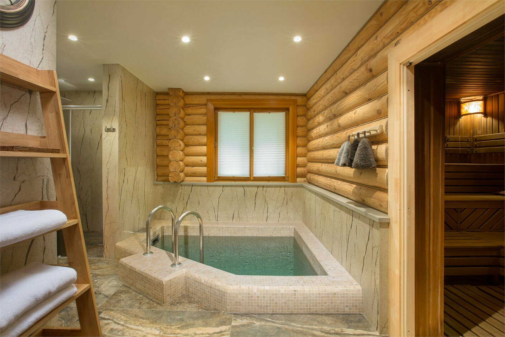 Шале с купелью и финской сауной