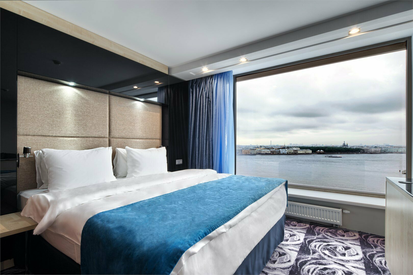 Представительский Люкс с видом на реку