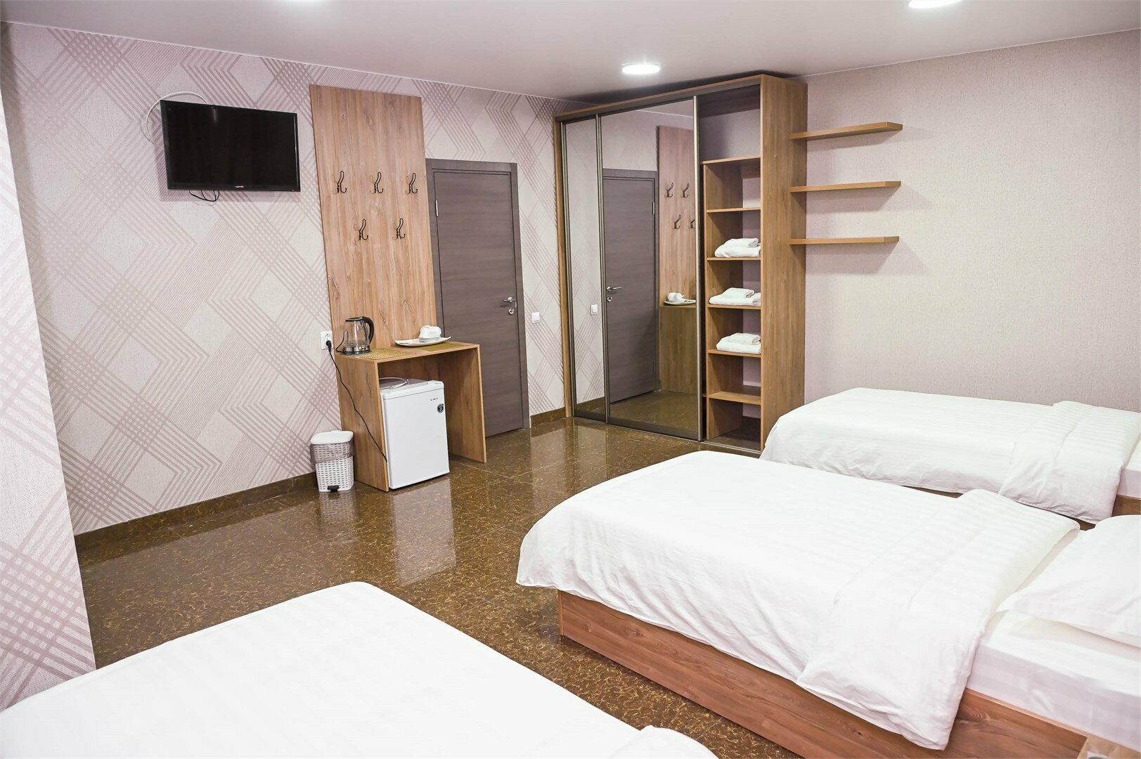 Трехместный номер эконом-класса