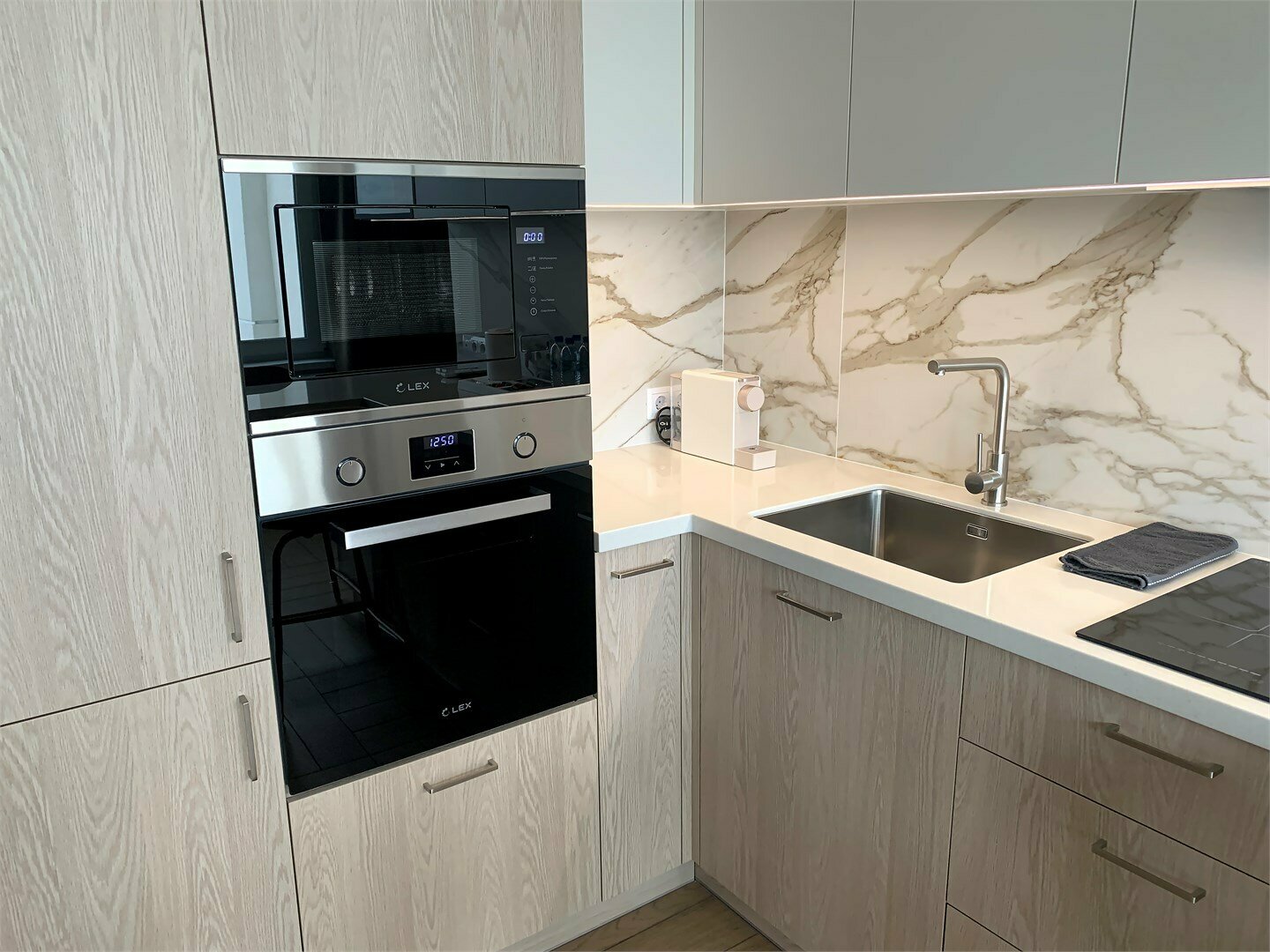 Двухкомнатный ЛЮКС (22 этаж)