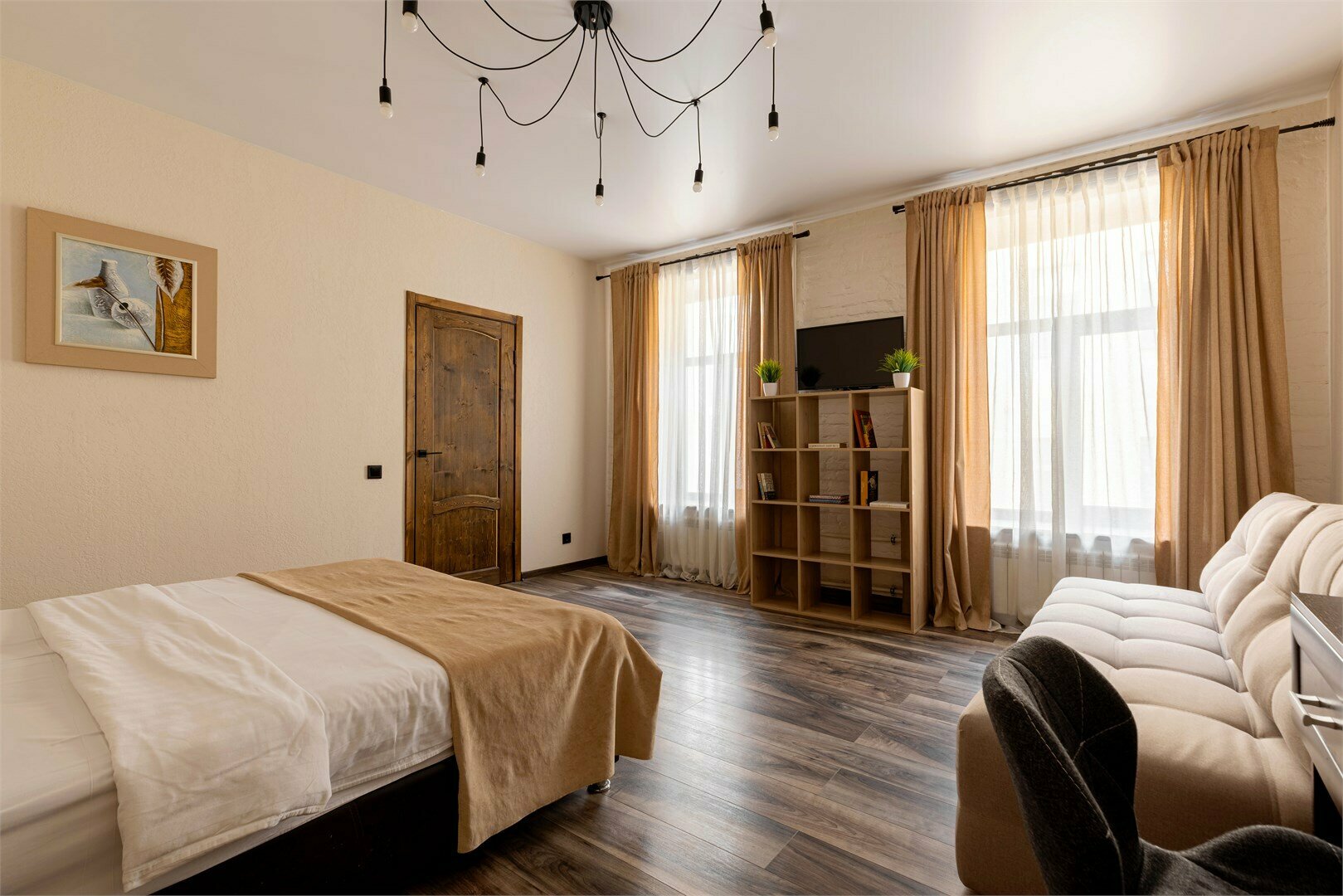 Однокомнатная квартира в центре Санкт-Петербурга с видом во внутренний дворик