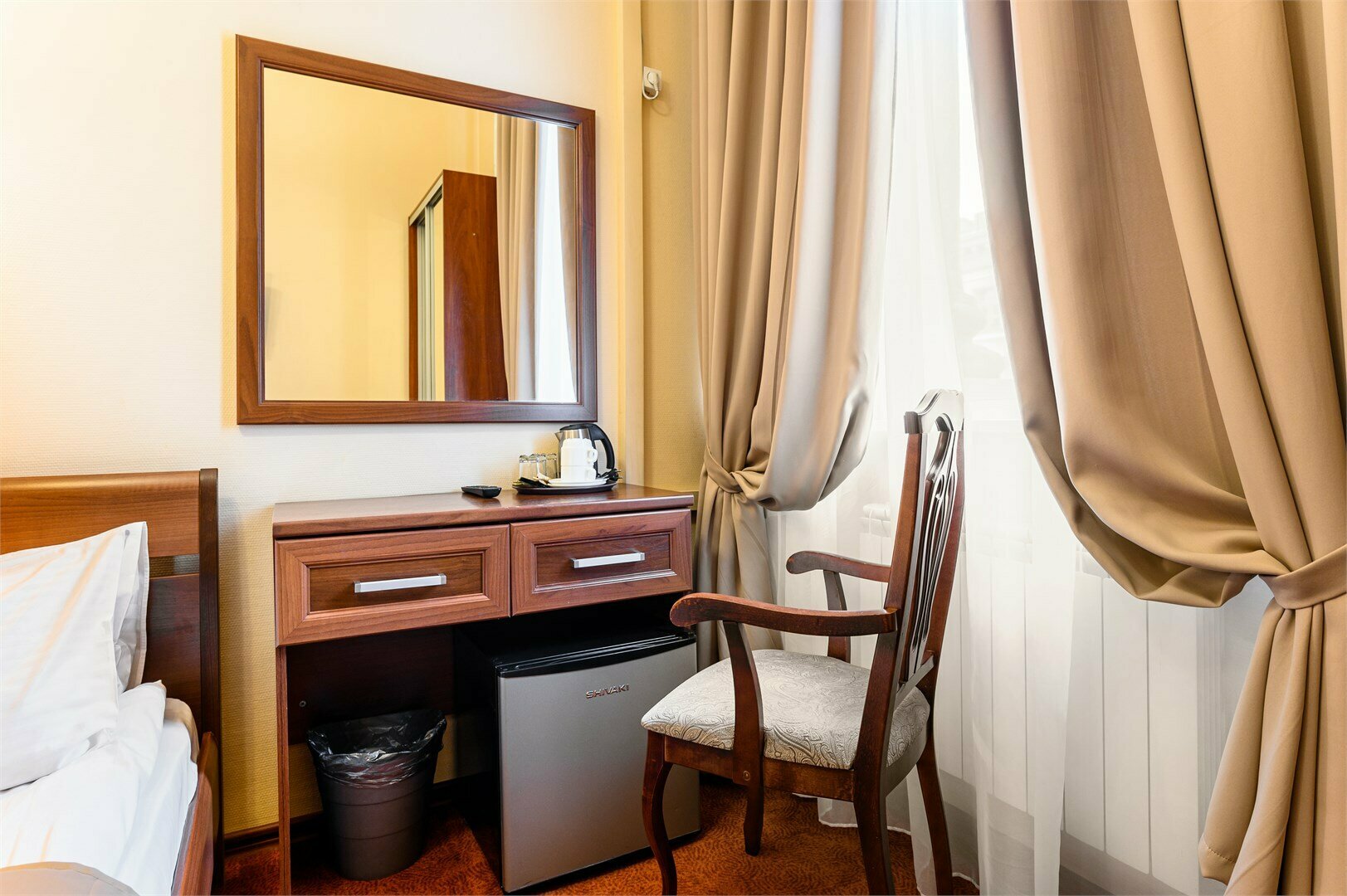 Стандартный номер с 1 кроватью и видом на улицу или во внутренний двор