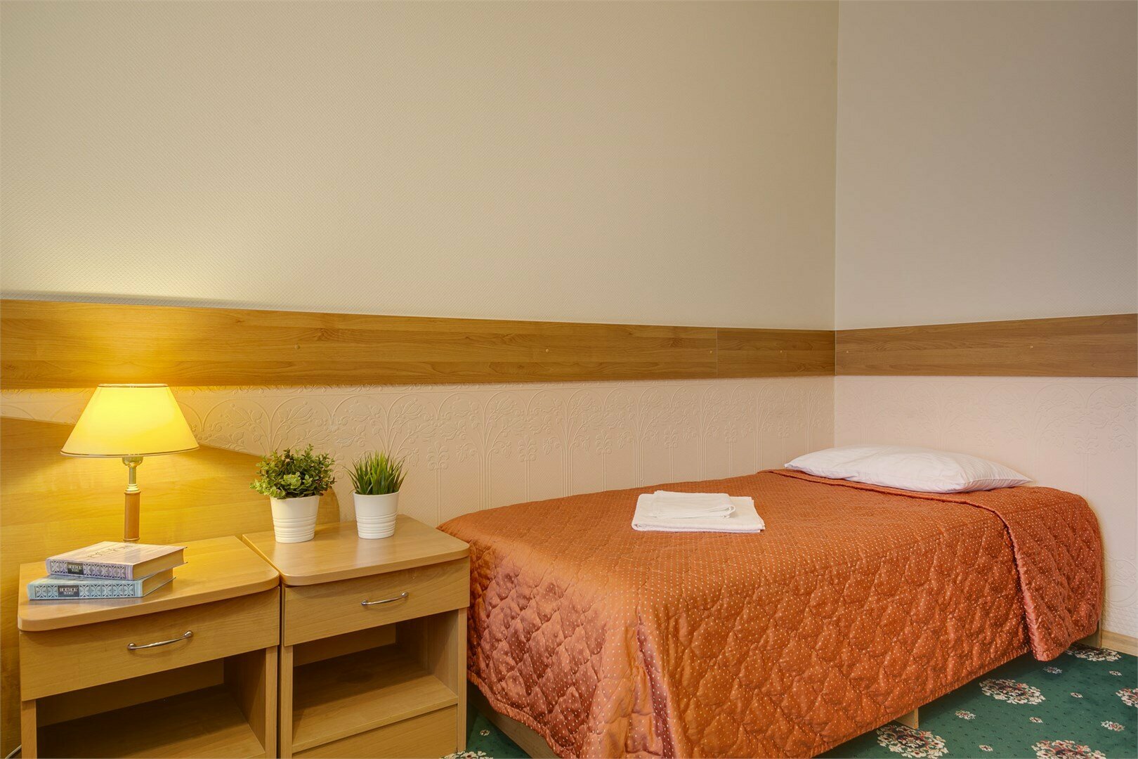 двухкомнатные апартаменты с двумя спальнями  (5местные)