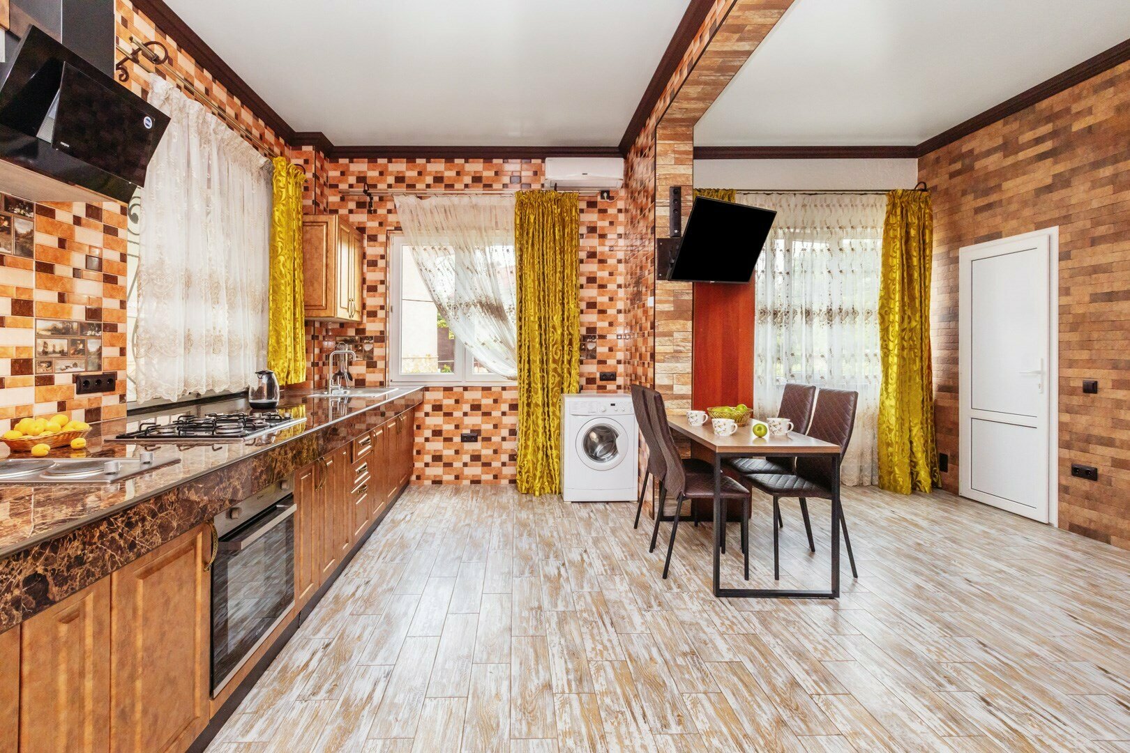 Апартаменты №221 / №231