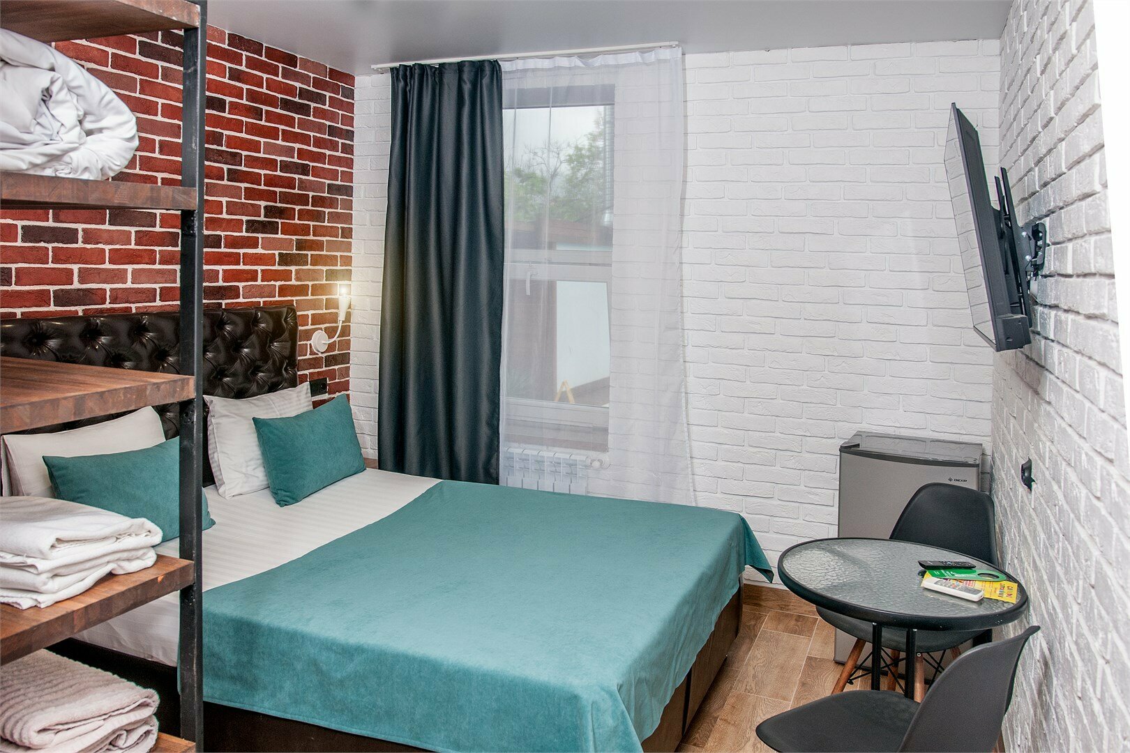 Номер Делюкс без балкона и видом на бассейн