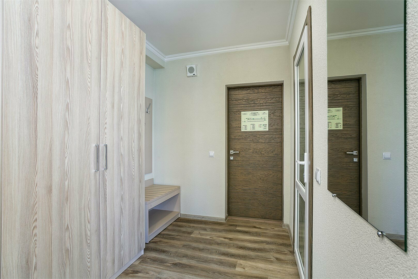 Улучшенный трехместный номер с видом на море