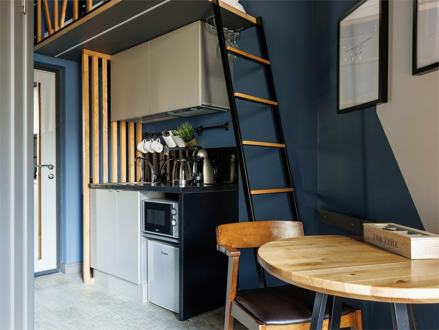 Улучшенный номер студио с видом во двор