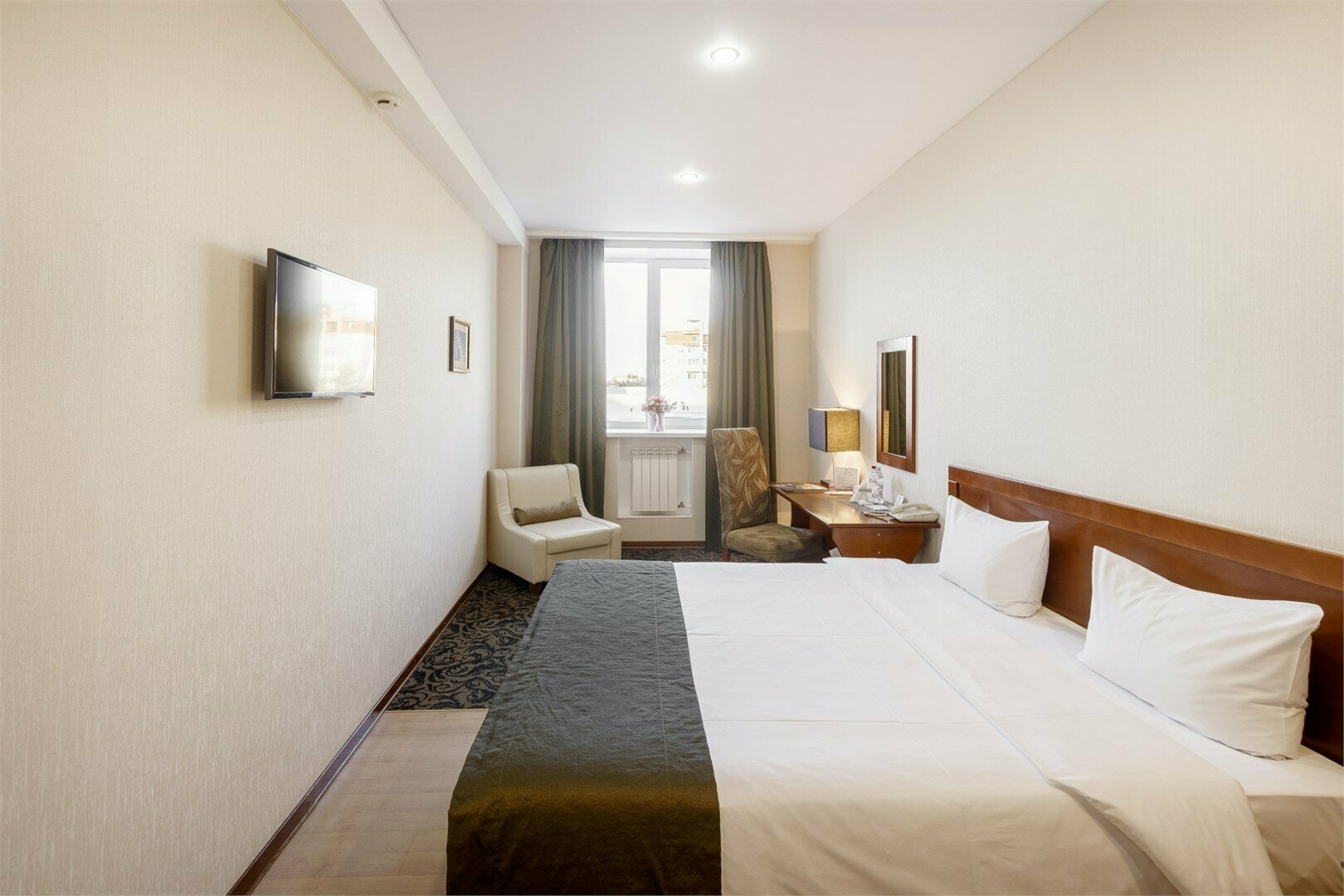 Стандарт с большой кроватью king size