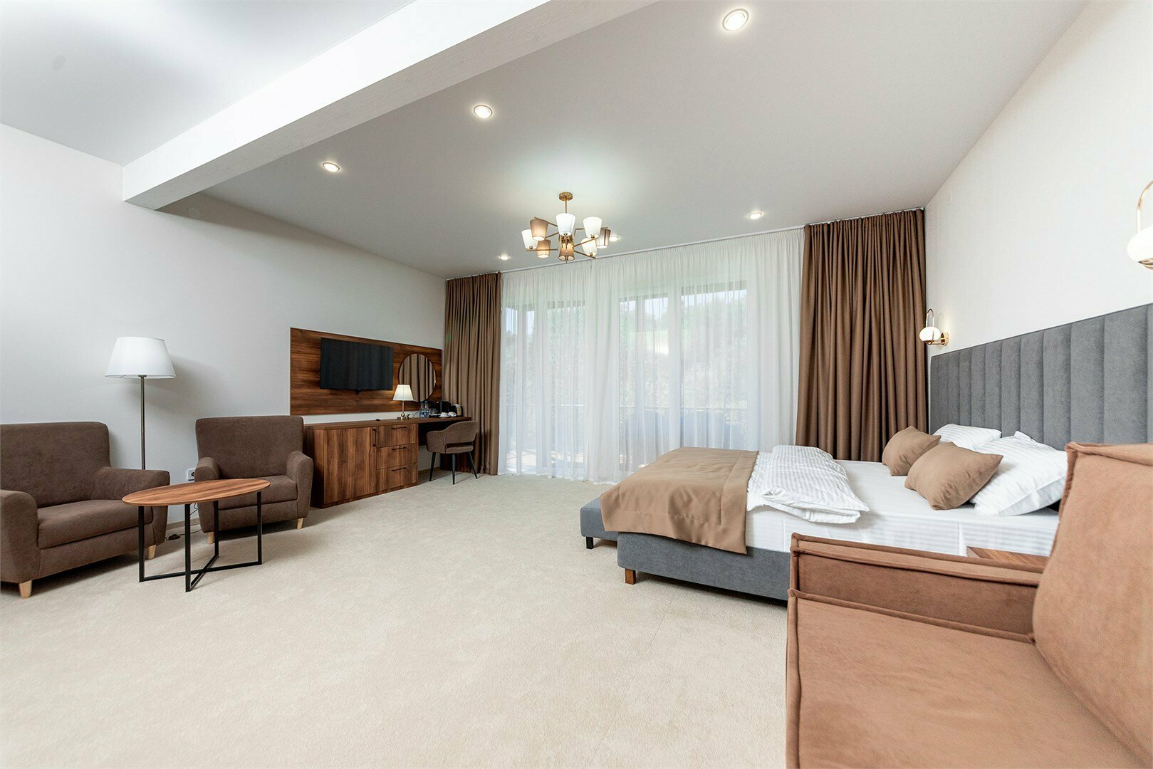 Двухкомнатный Сьют на 1 этаже с террасой