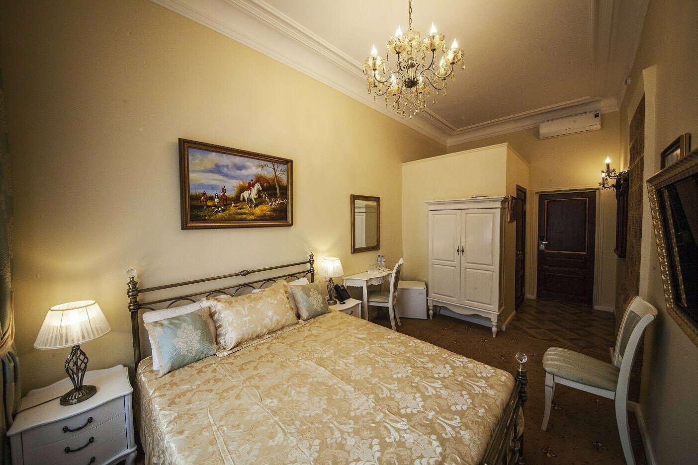 Стандартный двухместный номер с кроватью размером king-size