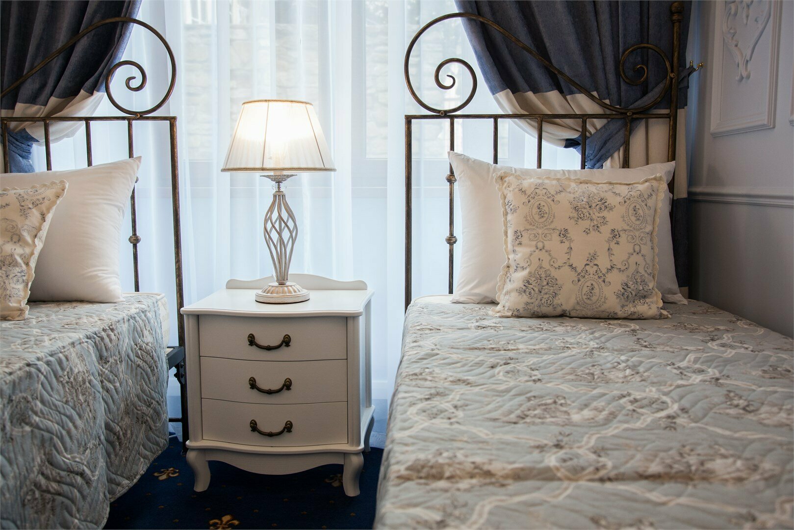 Стандартный двухместный номер с двумя отдельными кроватями