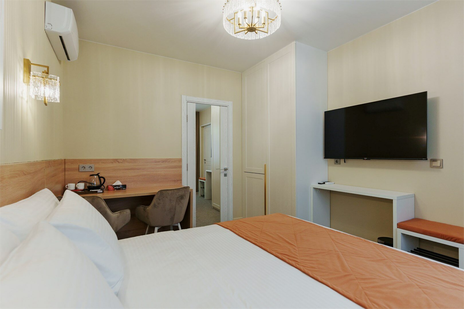 № 1 Кремово-Желтая