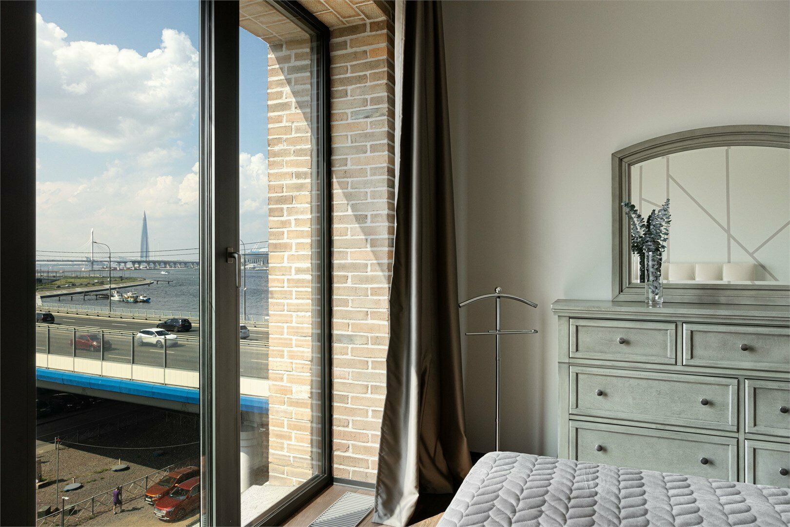 Lux апартамент для 5-х гостей с видом на реку