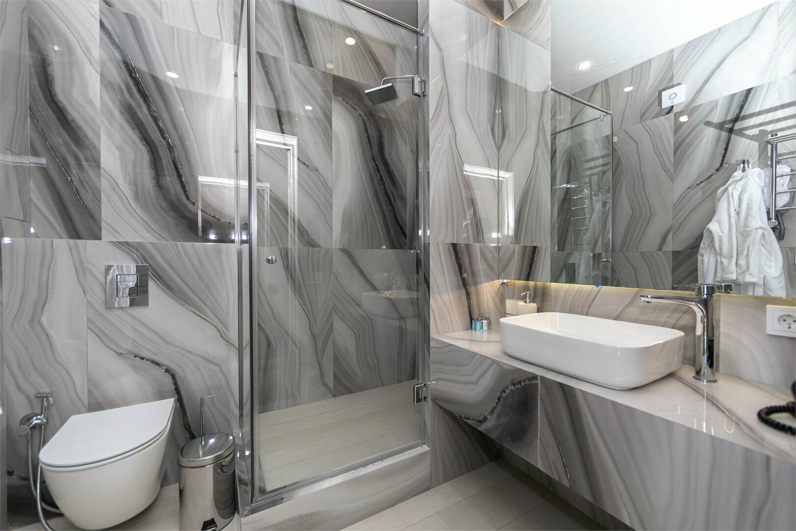 Апартаменты с боковым или прямым видом на море (1 комната)