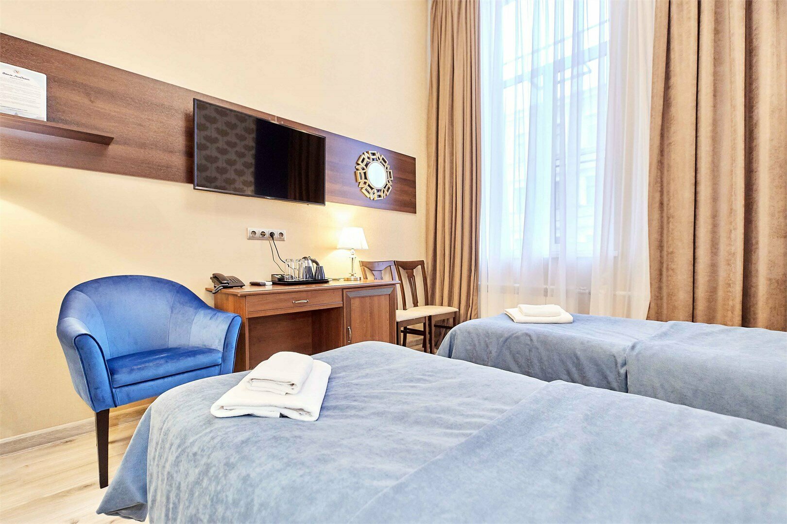 Улучшенный двухместный номер с 2 отдельными кроватями