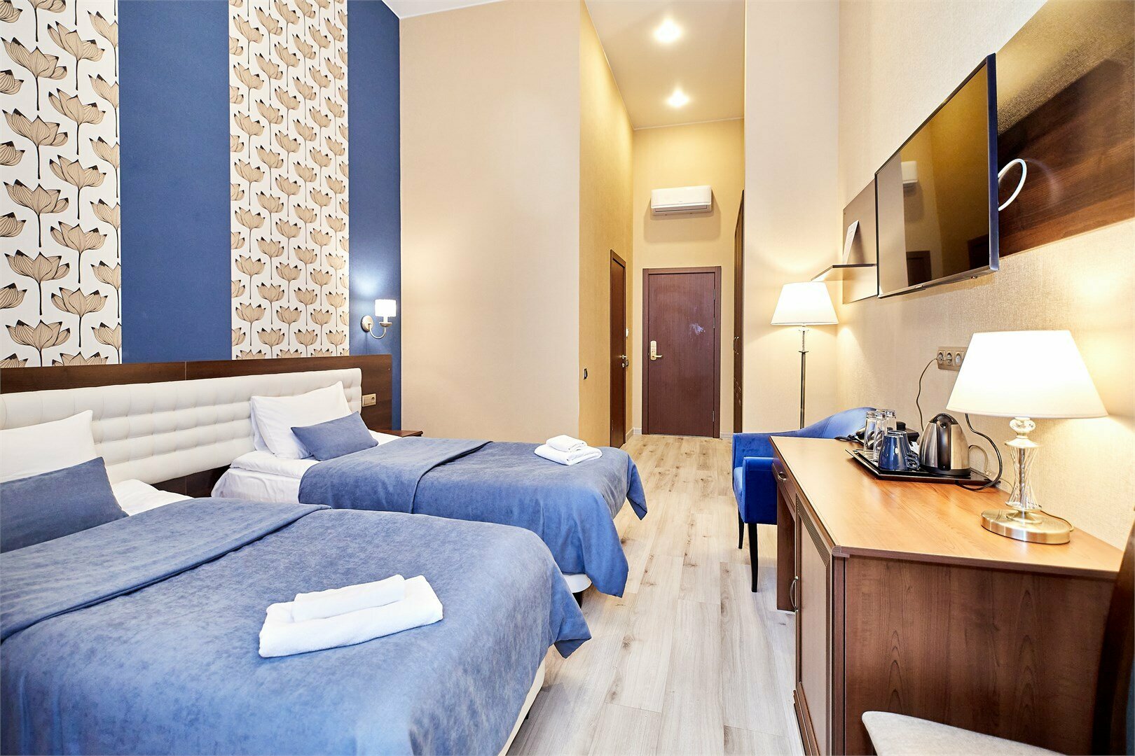 Улучшенный двухместный номер с 2 отдельными кроватями