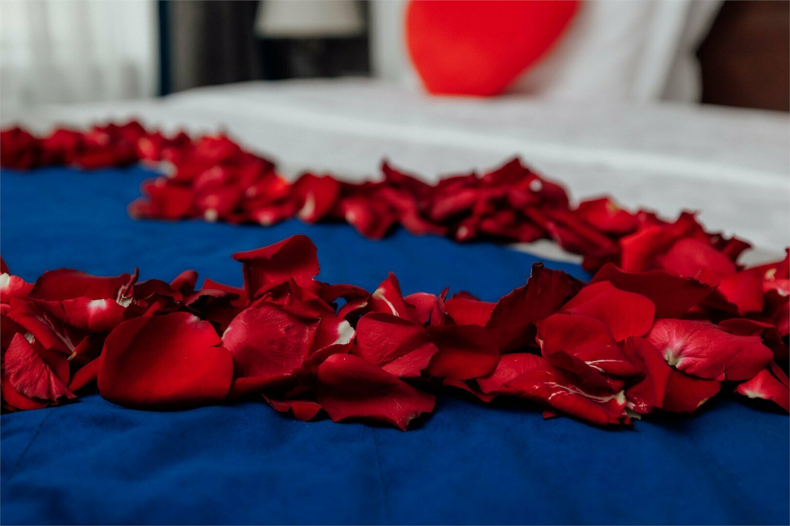 Видовой люкс с балконом и кроватью размера King Size