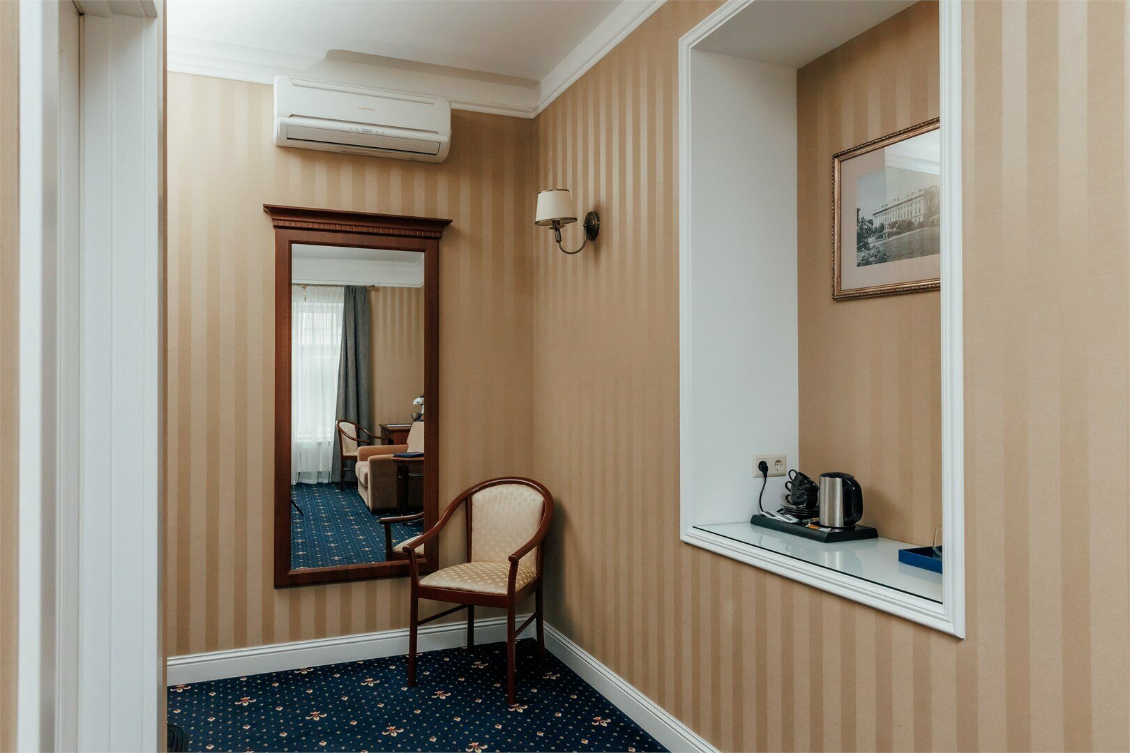 Улучшенный номер c 1 двуспальной или 2 отдельными кроватями