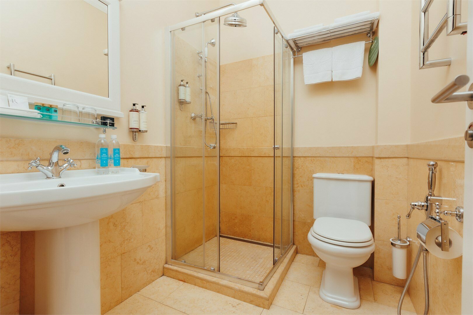 Классик c 1 двуспальной или 2 отдельными кроватями