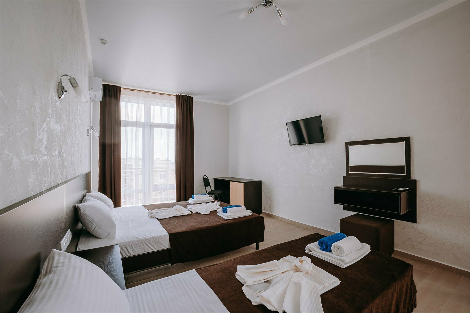 Улучшенный люкс с видом на море (изолированные комнаты)