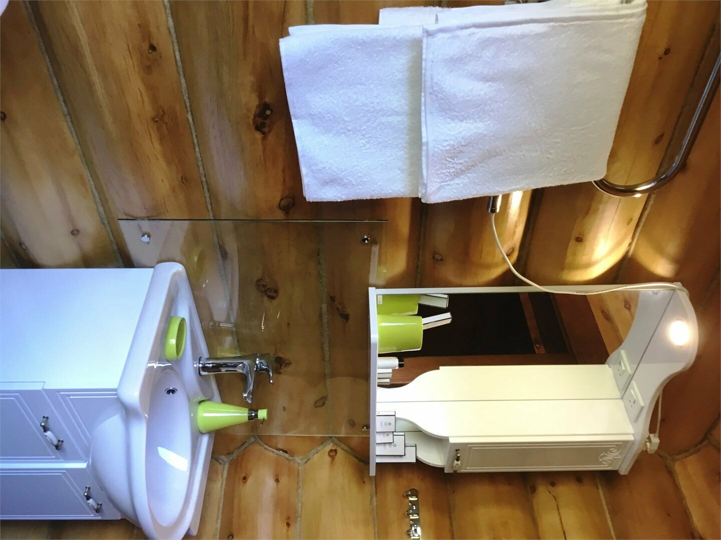 Коттедж с видом на озеро