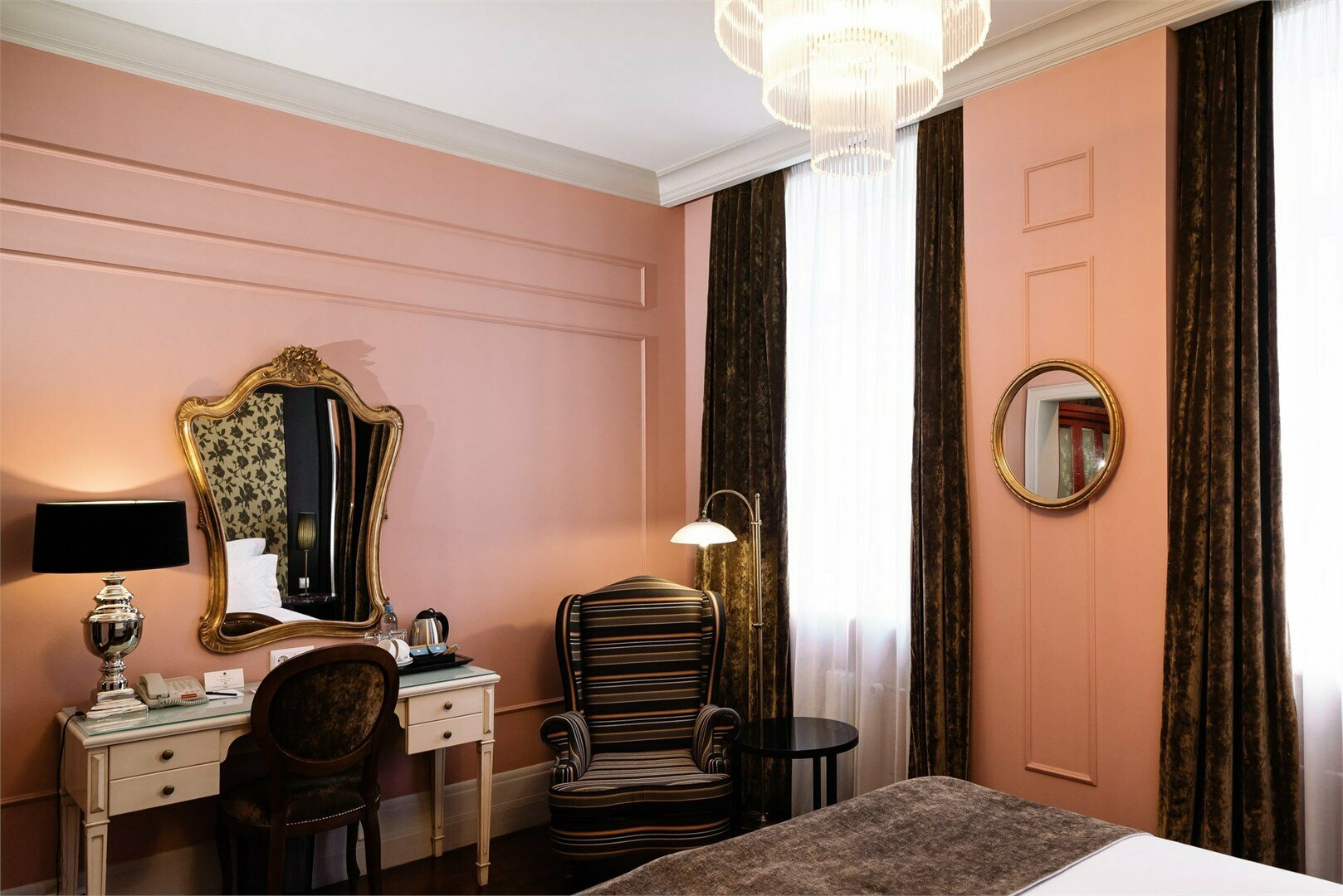 Стандартный номер с видом на улицу