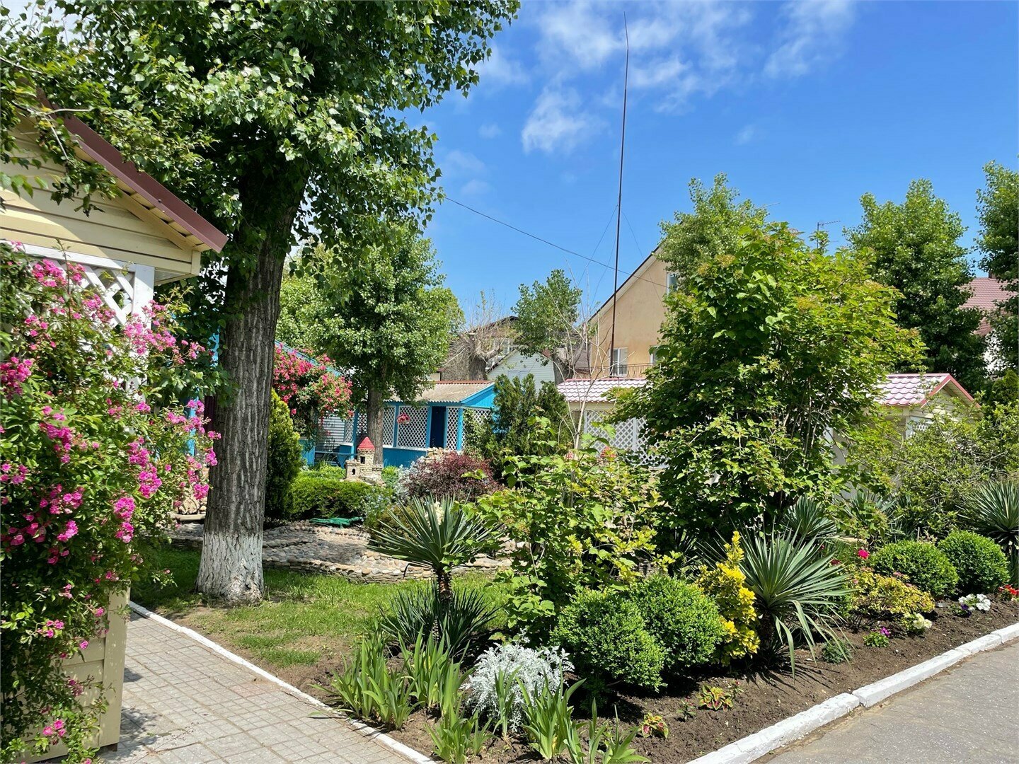 Домики Стандарт 3-х местные с удобствами